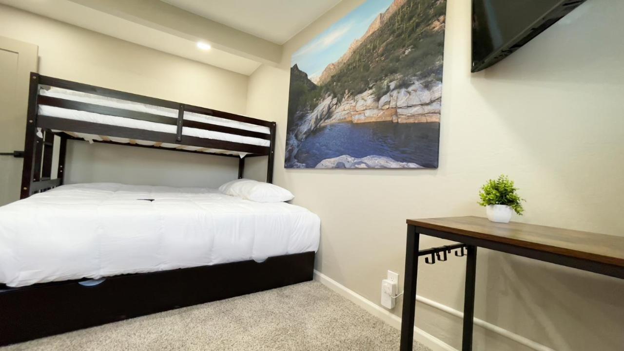 Private Home - Heated Pool, Billiards, Darts, Foosball, Fireplace, 5 Smart Tvs, Bbq, Cotton Bedding - The Saguaro Sanctuary, Pool Heat Optional Tucson Luaran gambar