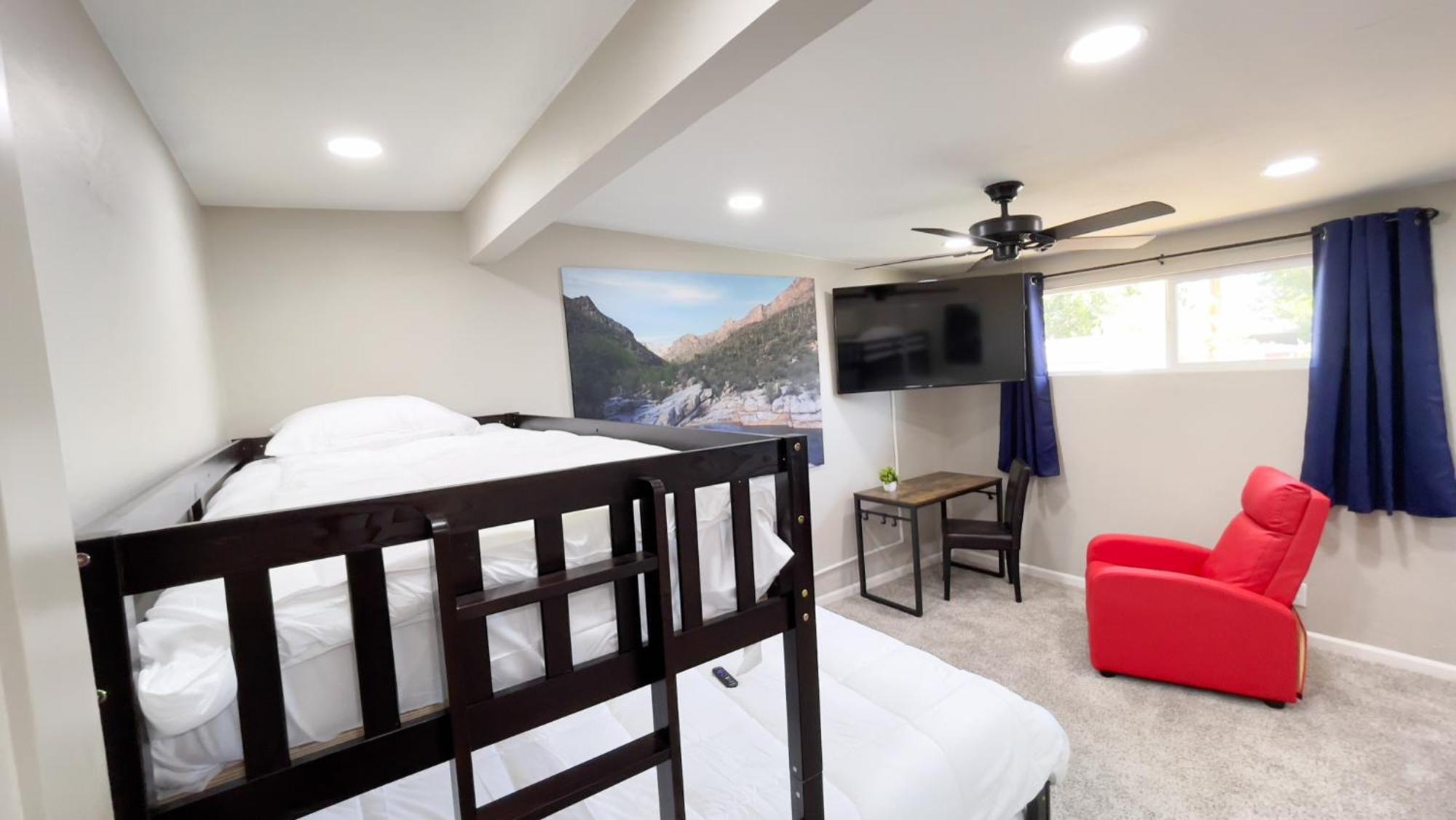 Private Home - Heated Pool, Billiards, Darts, Foosball, Fireplace, 5 Smart Tvs, Bbq, Cotton Bedding - The Saguaro Sanctuary, Pool Heat Optional Tucson Luaran gambar