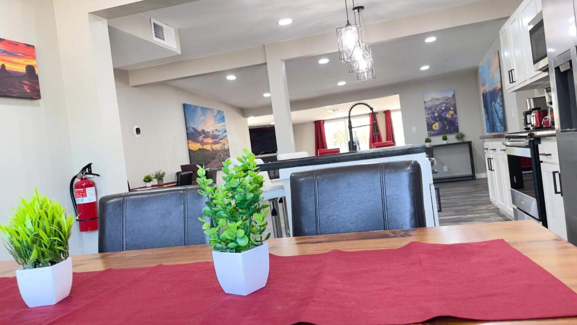Private Home - Heated Pool, Billiards, Darts, Foosball, Fireplace, 5 Smart Tvs, Bbq, Cotton Bedding - The Saguaro Sanctuary, Pool Heat Optional Tucson Luaran gambar